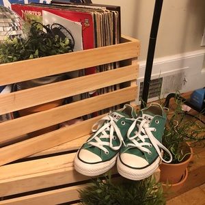 Green Low Top Converse Women’s 6, Men’s 4